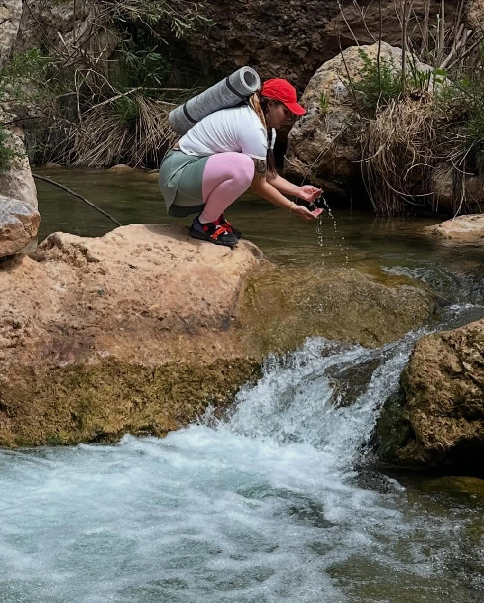 Олександра на водоспаді