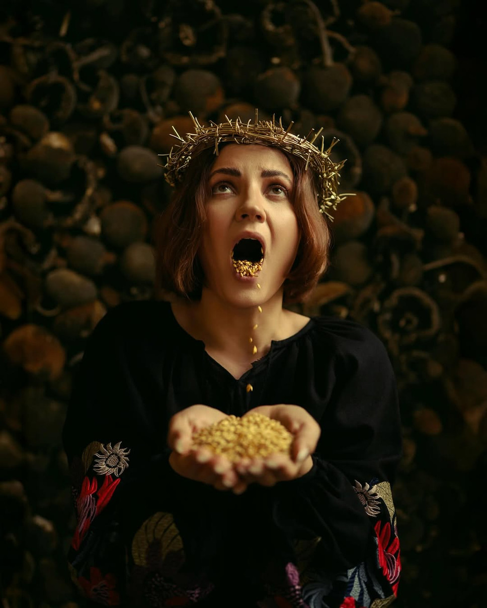 Оля Цибульська наробила фото до Дня Незалежності