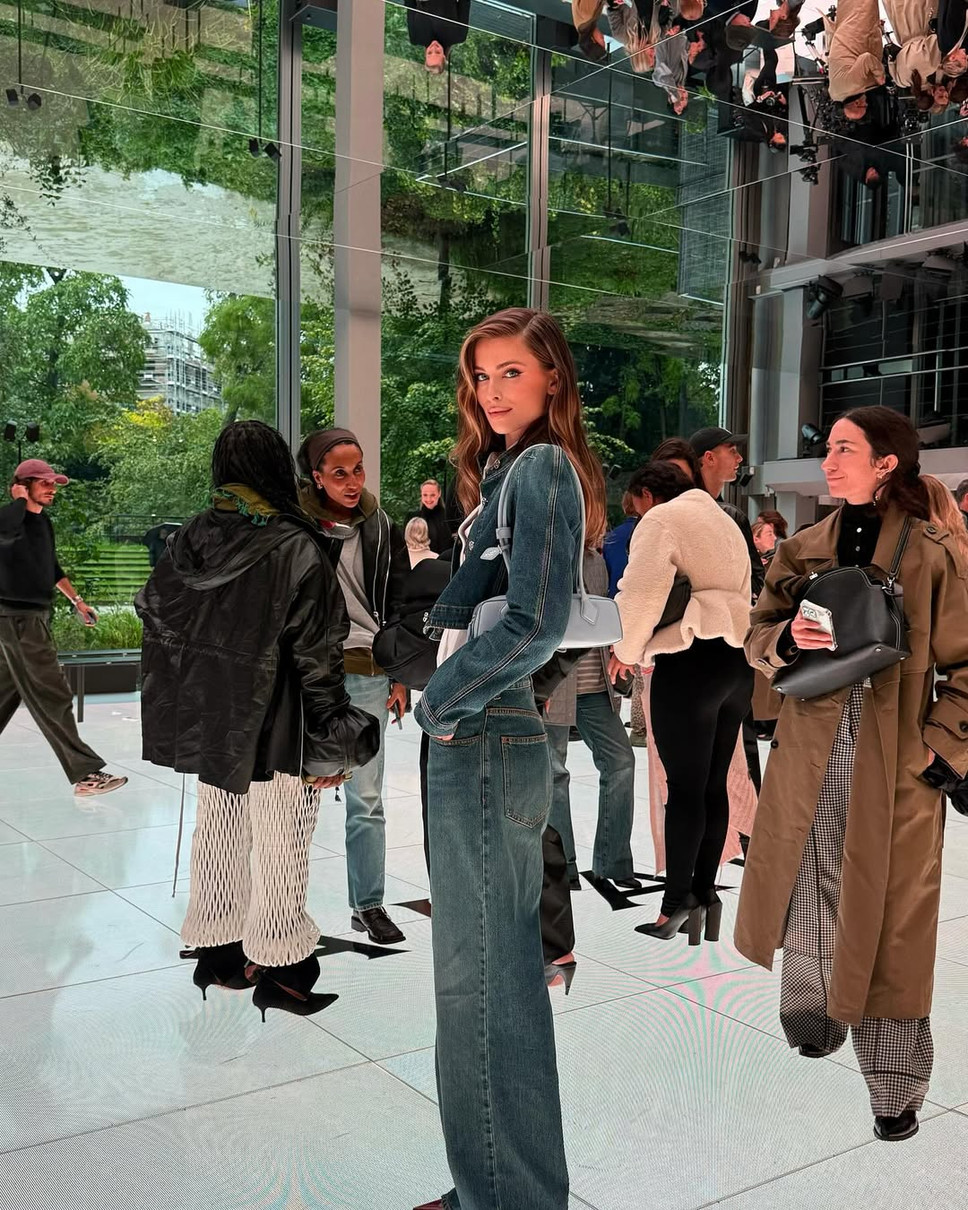 Онука Ротару похвалилася фото з показу мод у Парижі