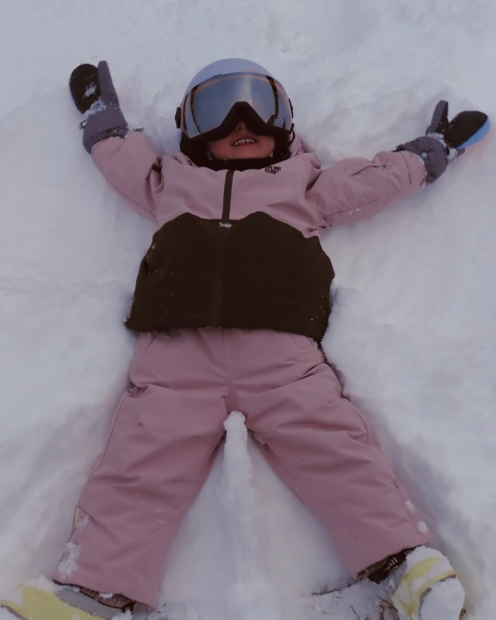 Джейсон Стейтем замилував фото дочки в снігу