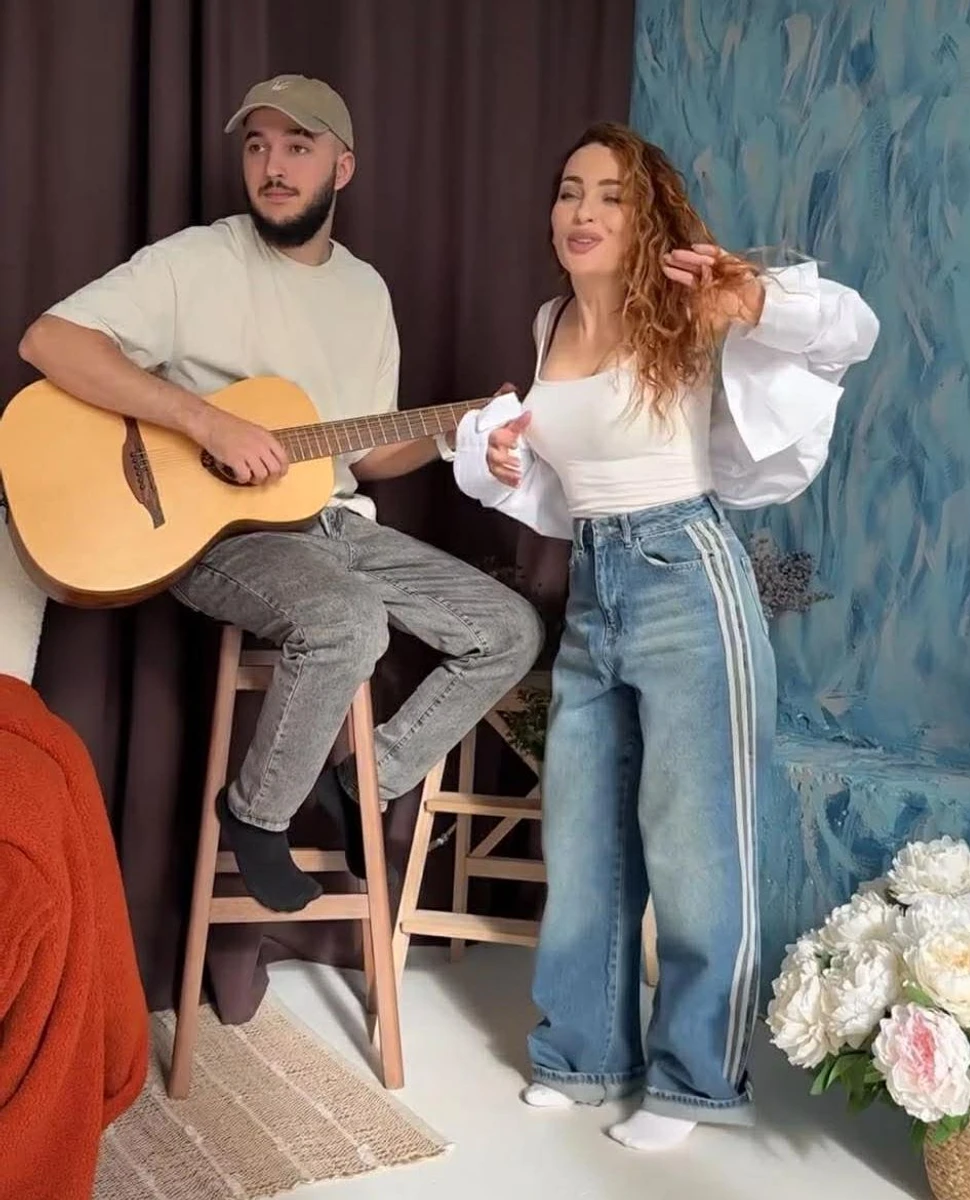 Булітко співає з коханим