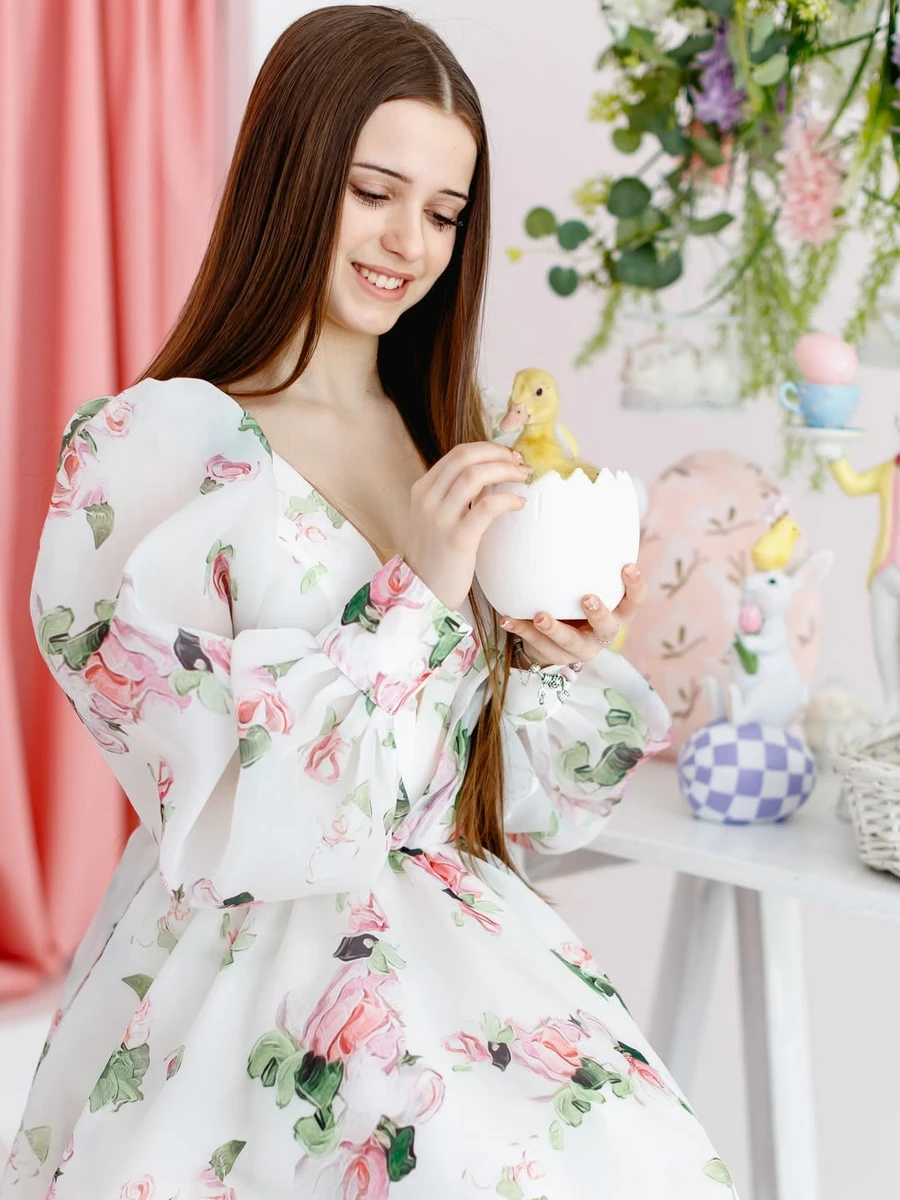 Старша донька Лілії Ребрик позує для фото