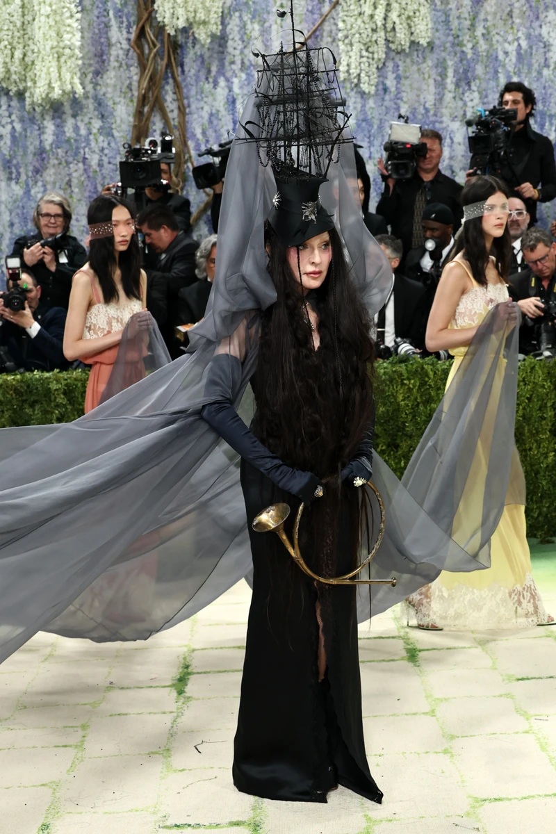 Мадонна з кораблем на голові на Met Gala 2026