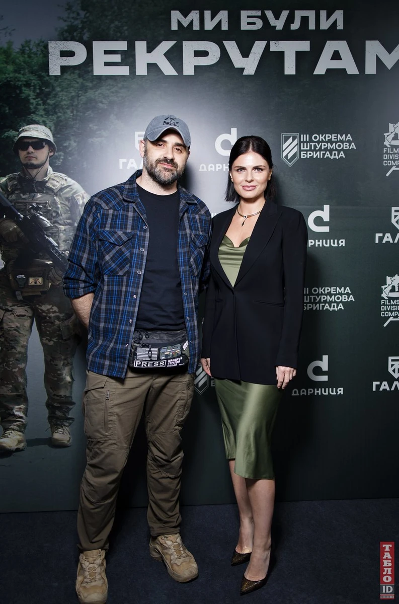 Режисер фільму Любомир Левицький та голова служби звʼязків із громадськістю 3 ОШБр Христина Бондаренко 