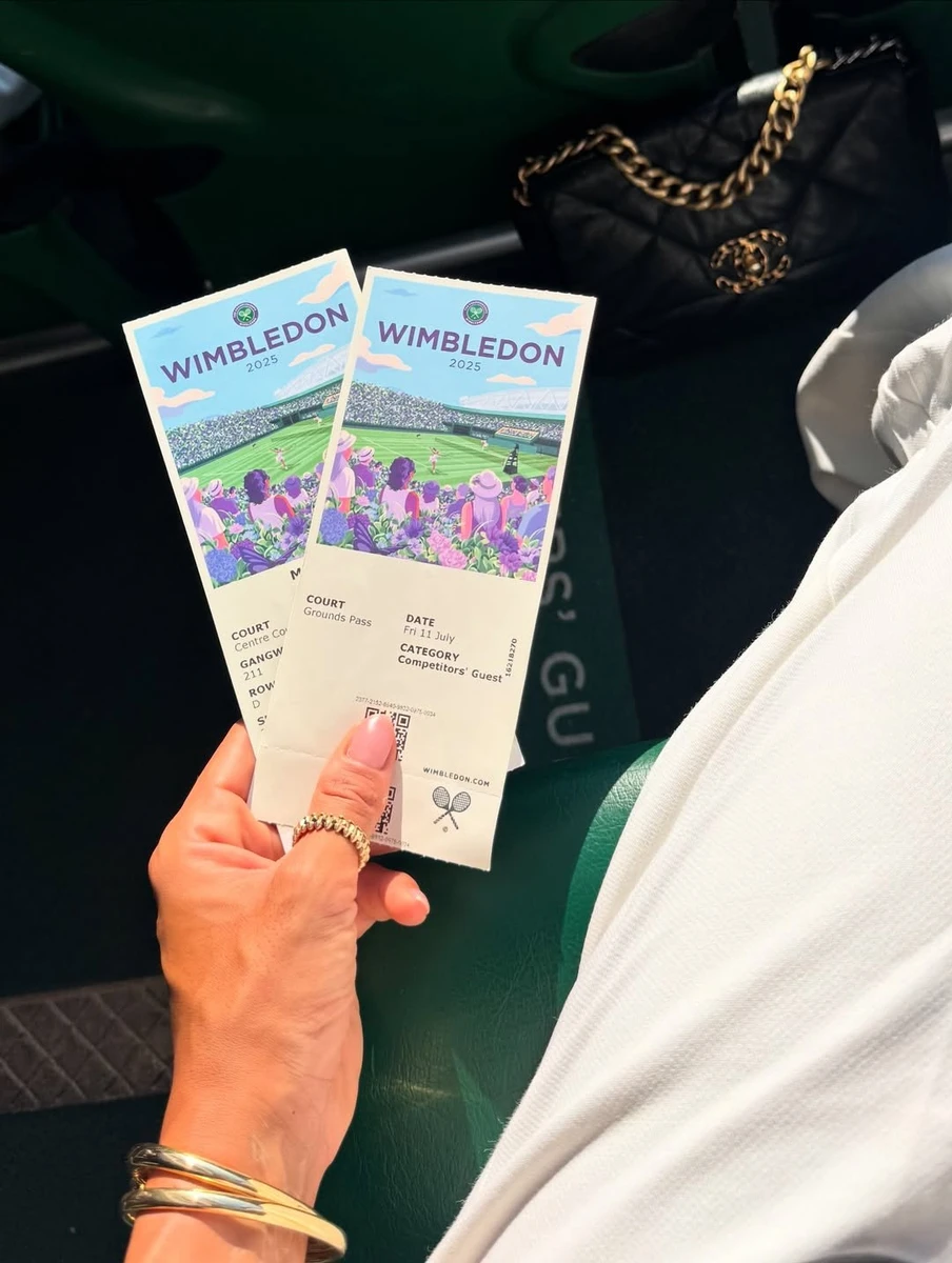 Цікаво, що Дімопулос на Вімблдон завітала не як звичайна глядачка, а гостя, запрошена одним із учасників турніру