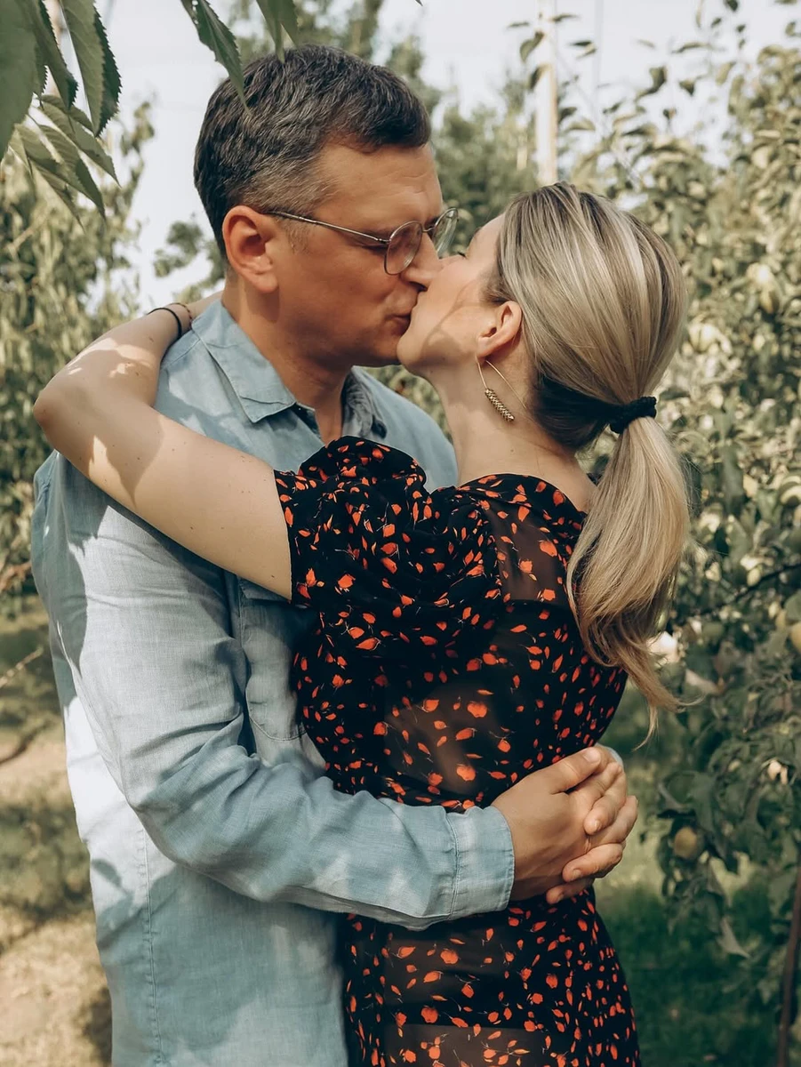 Кулеба цілує Павелецьку