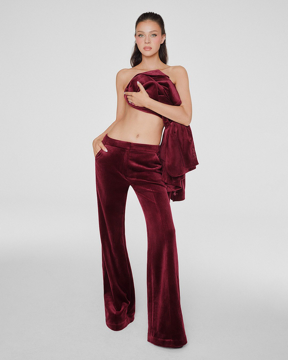 Невістка Бекхемів знялася топлес в рекламному кампейні