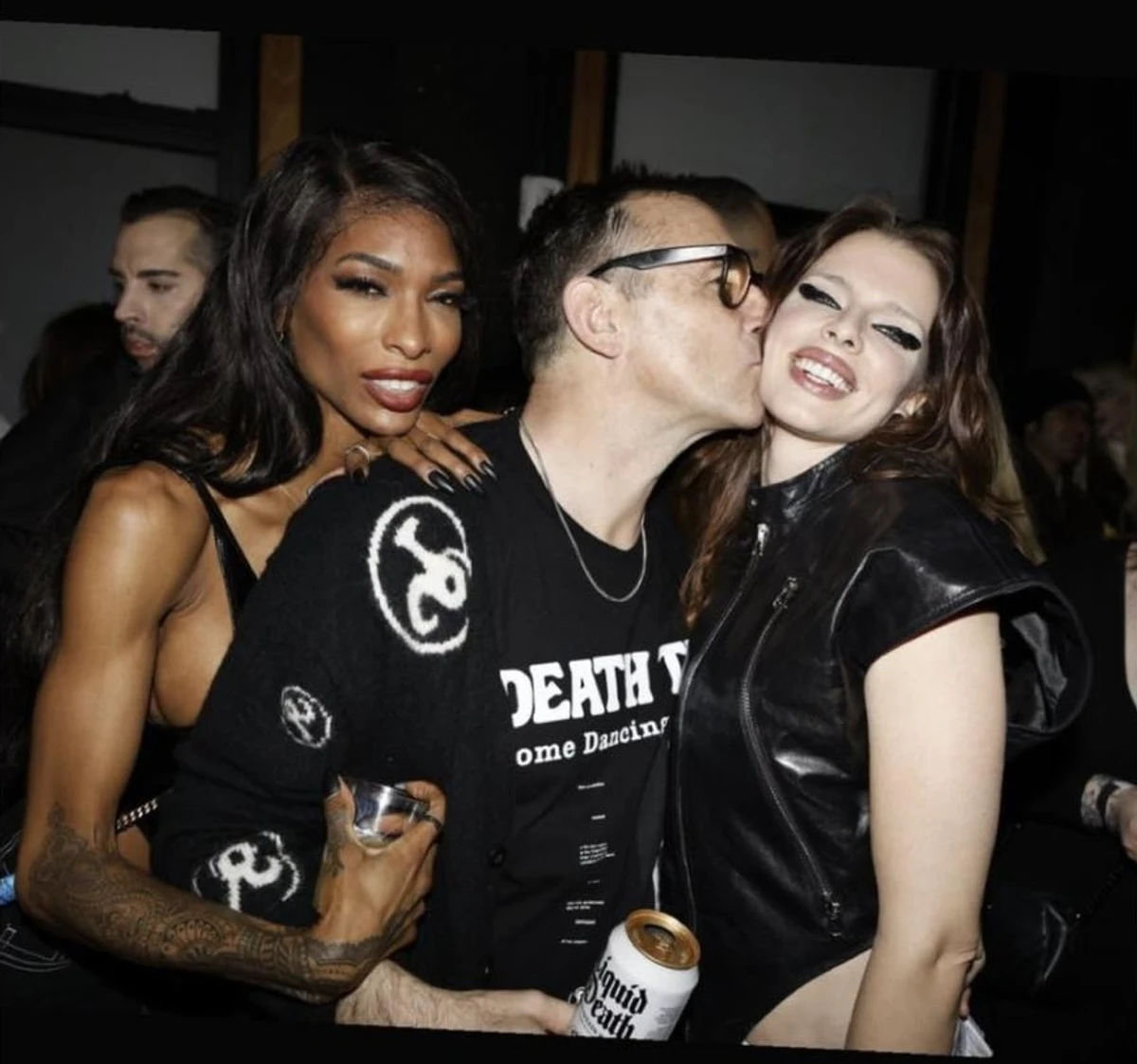 Джулія гульнула на вечірці для дорослих