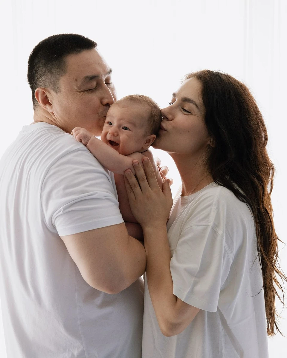 Іванна Онуфрійчук з чоловіком та сином