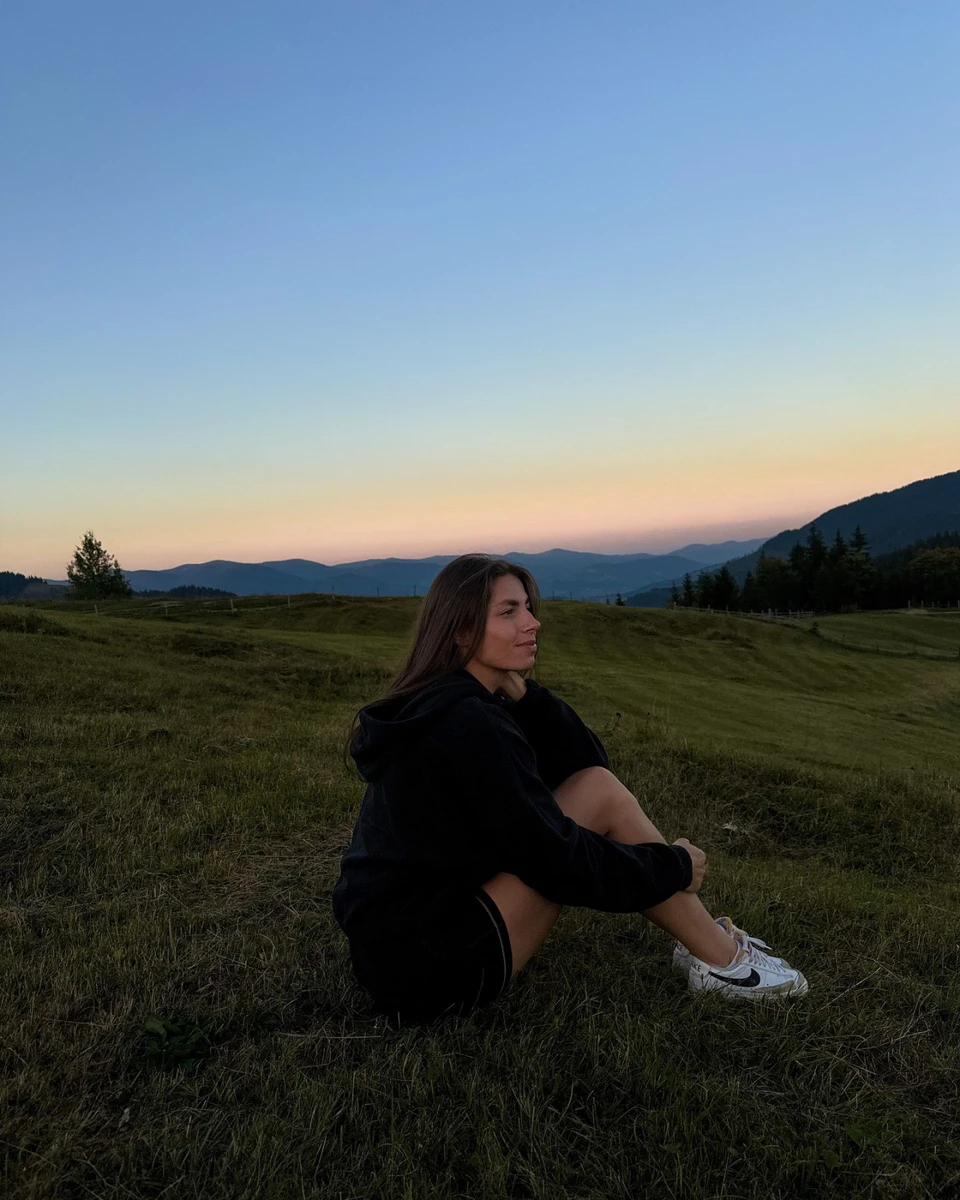 Спортсменка Марина Бех у горах