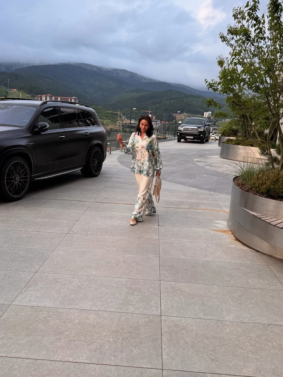 Ілона Гвоздьова на відпочинку у Карпатах