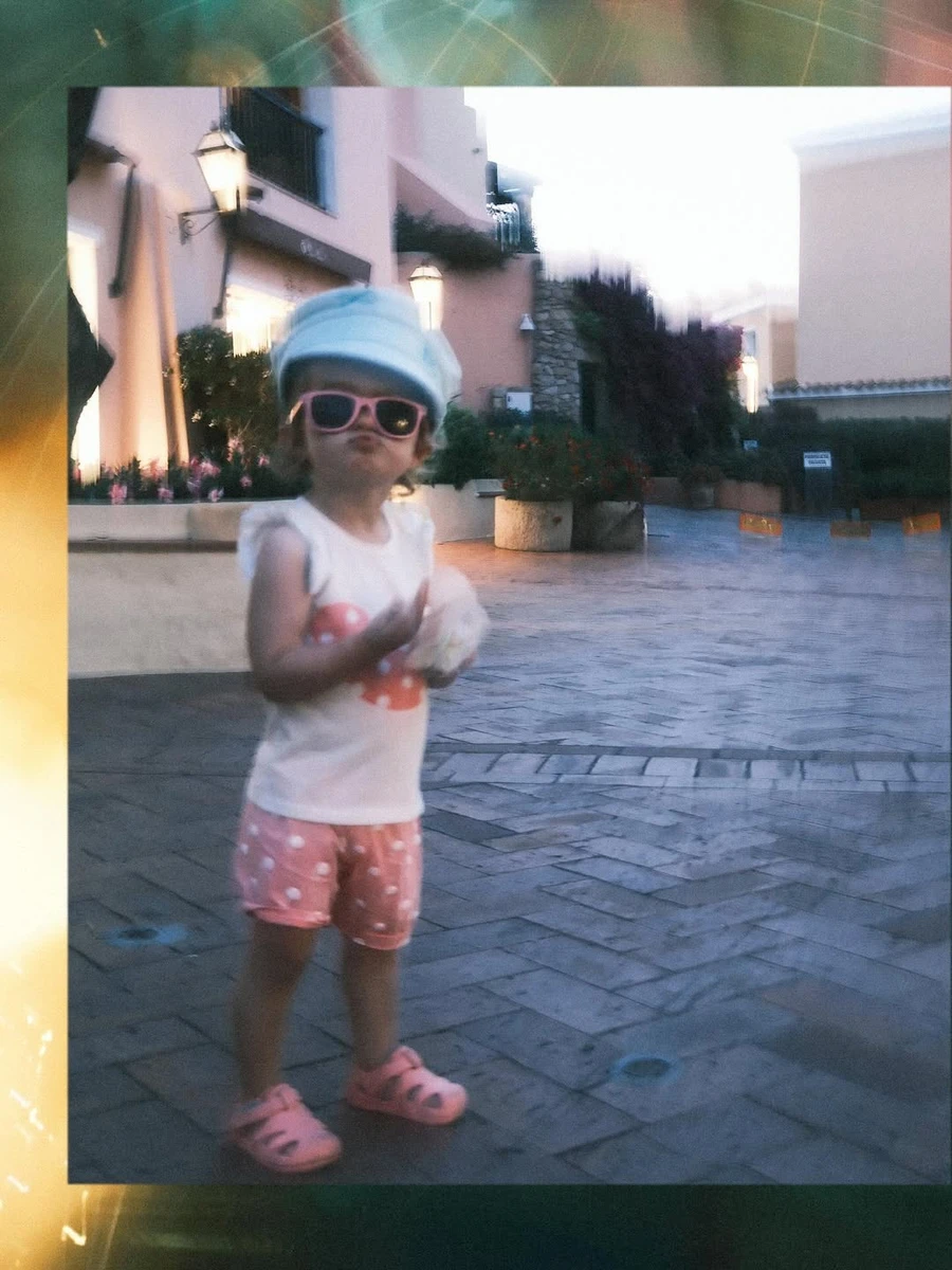 Періс Хілтон замилувала кумедним фото своєї дочки в Італії