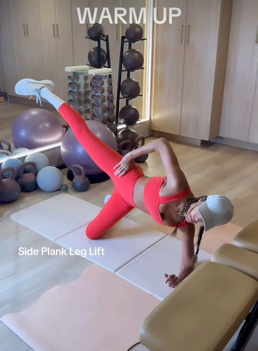 Альба повимахувала ногами