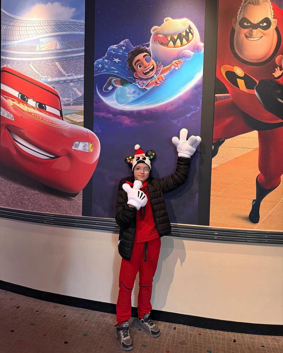 Нестор задоволений, як і його зіркова мама