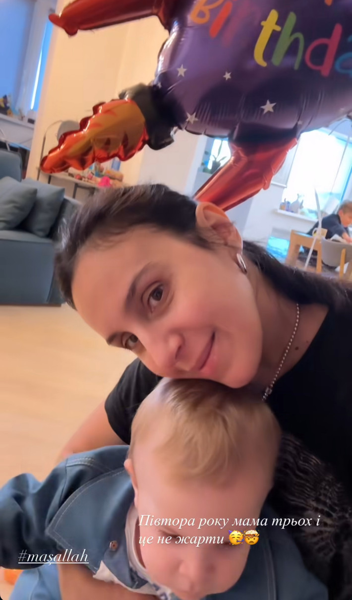 Джамала показала обличчя свого молодшого сина на його 1,5-річчя