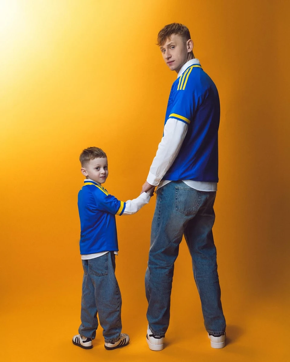 Олександр Рудинський з сином попозували для фото