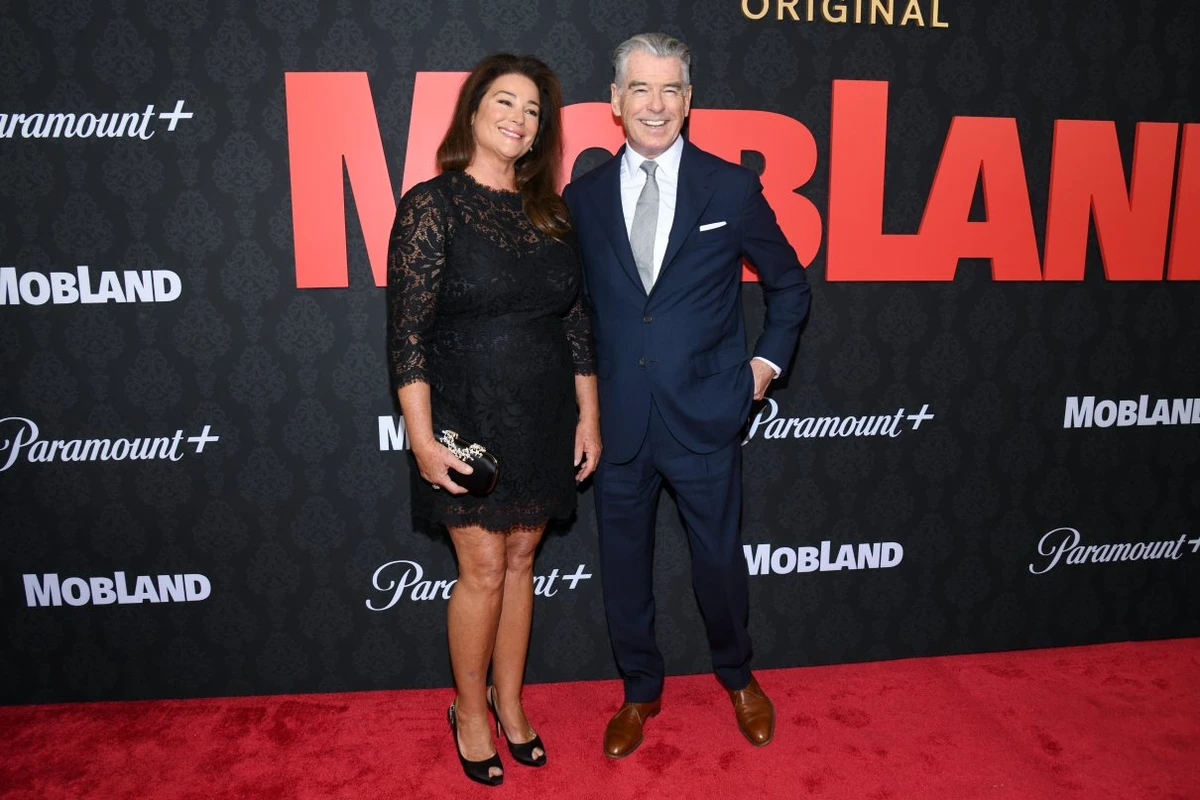 Пірс Броснан і Кілі Шей Сміт