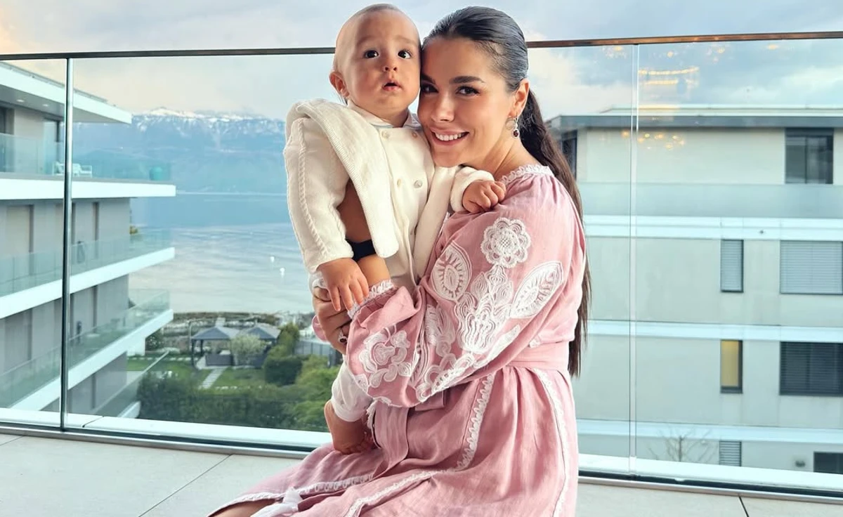 Іванна Онуфрійчук позує зі своїм сином