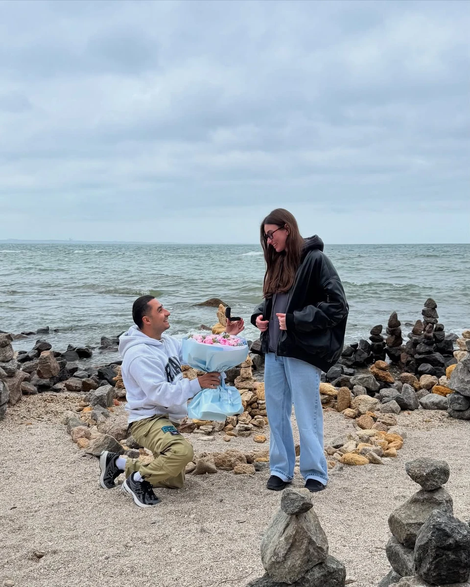 Раміль зробив пропозицію руки і серця коханій