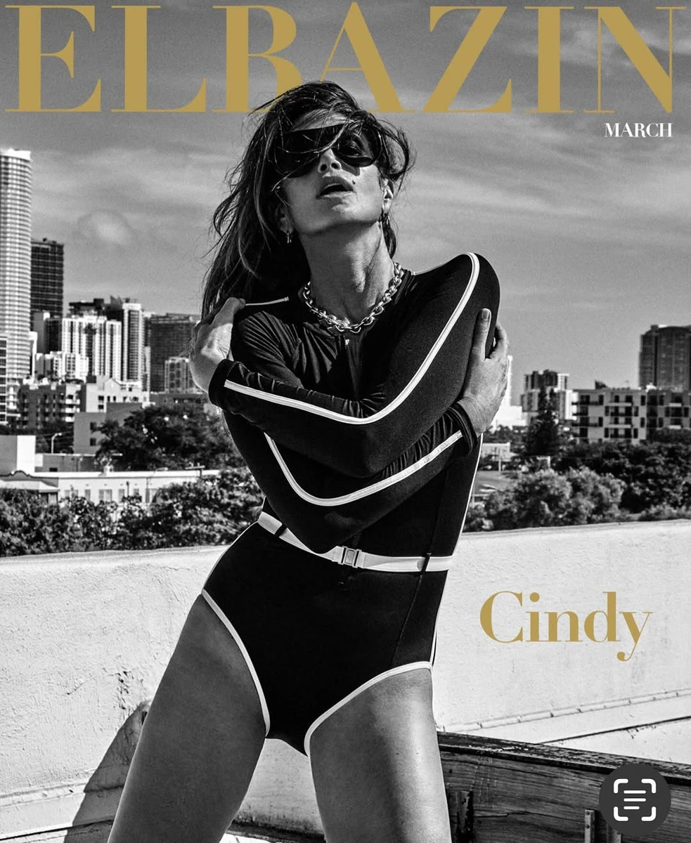 Сінді Кроуфорд у боді показала голі ноги для глянцю