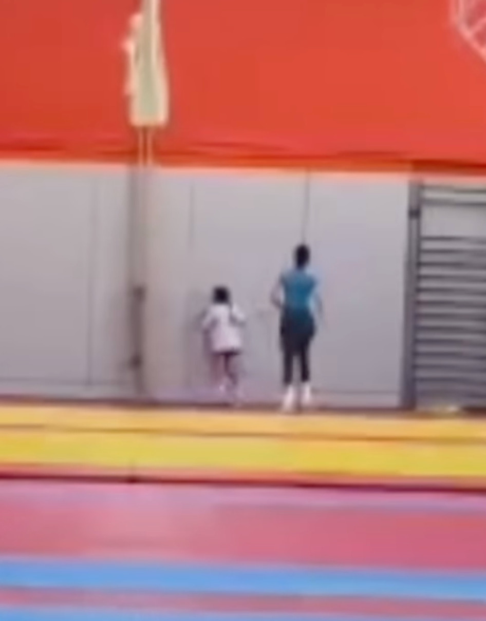 Наречена Роналду в лосинах побігала з дочкою