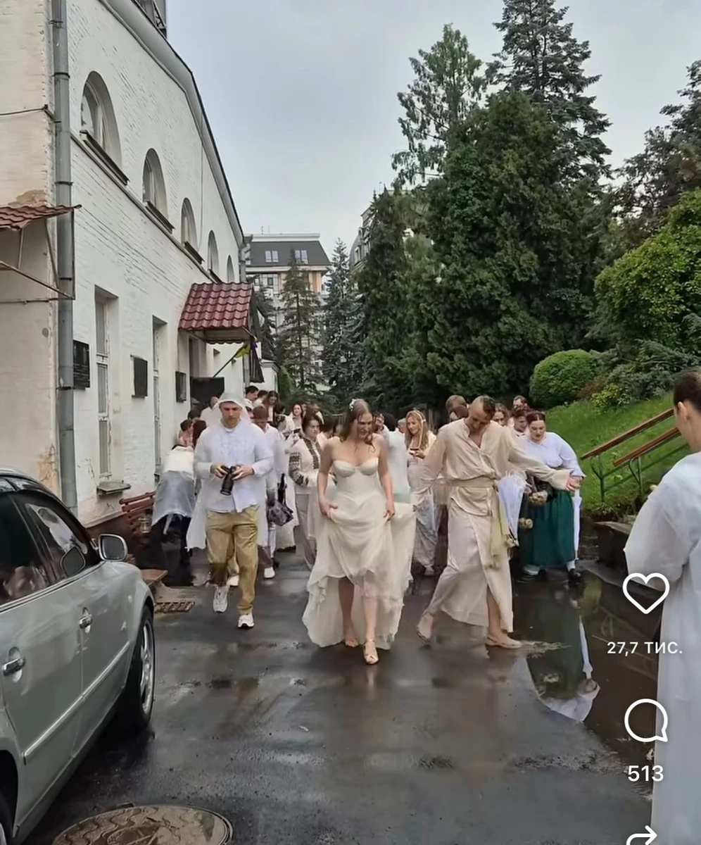 Калюжі, мокрі молодята та гості і неймовірний весільний вайб