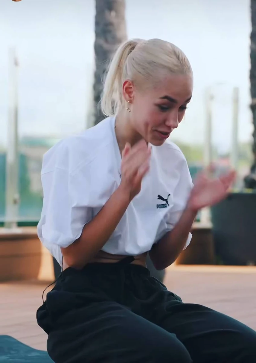 Обличчя Даші після того, як відчула себе дохлячкою і зрозуміла, що залу тепер замало 