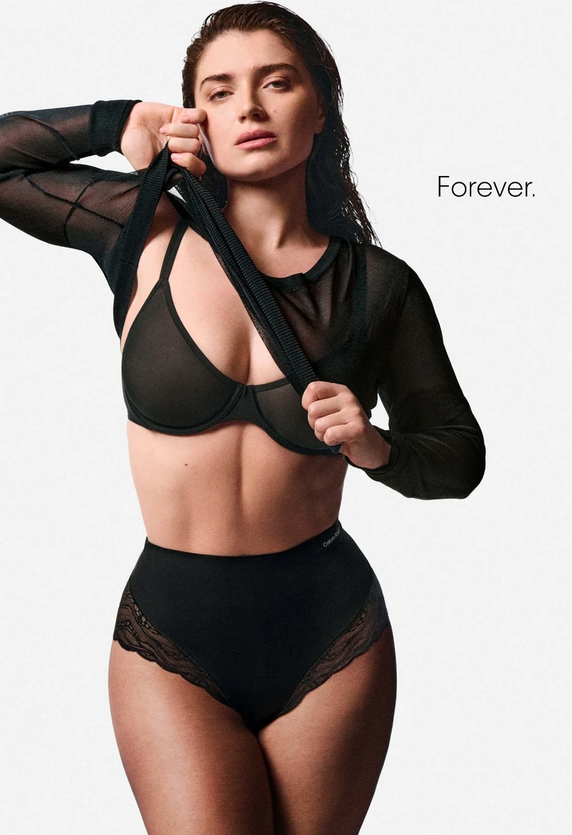 Ів Х'юсон знялася у відвертій рекламній кампанії Calvin Klein