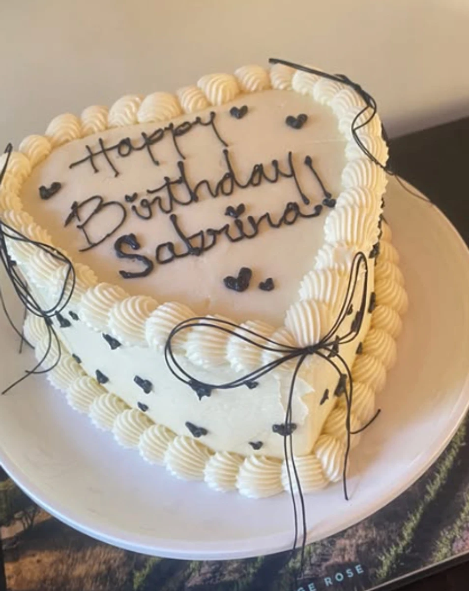 Сабріна Карпентер показала, як минув її день народження