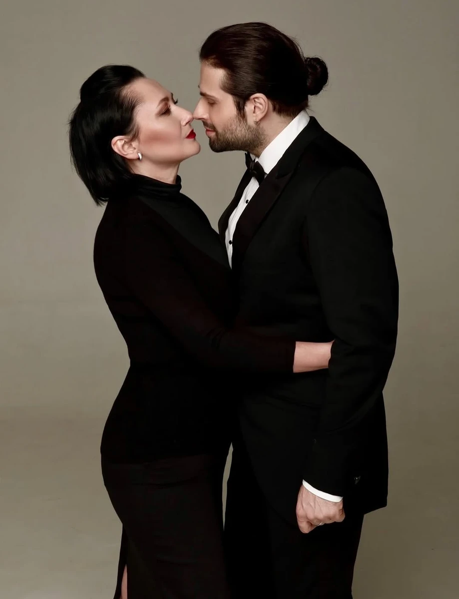 Олена Мозгова привітала свого чоловіка