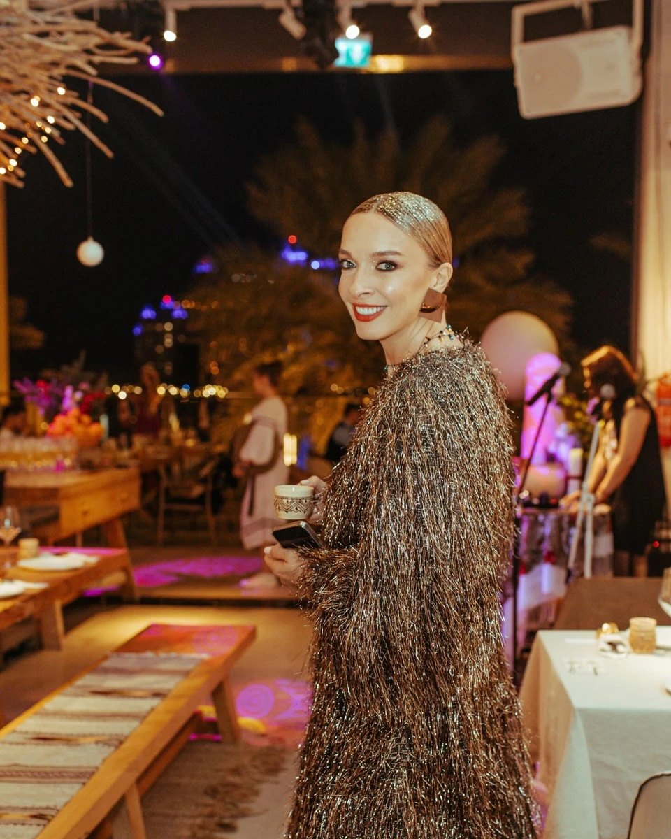 Іменинниця сяє в усіх можливих сенсах цього слова