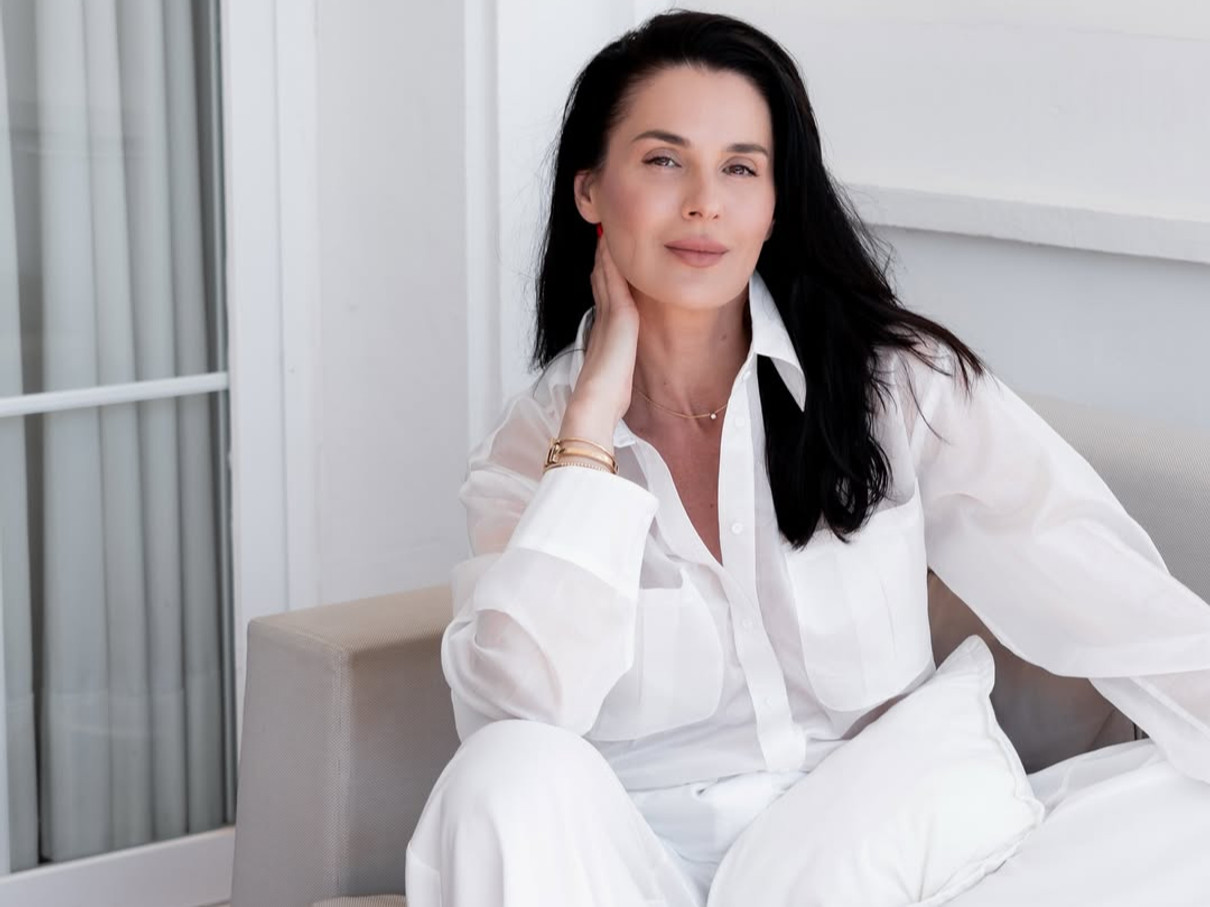 Маша Єфросиніна позує для фото