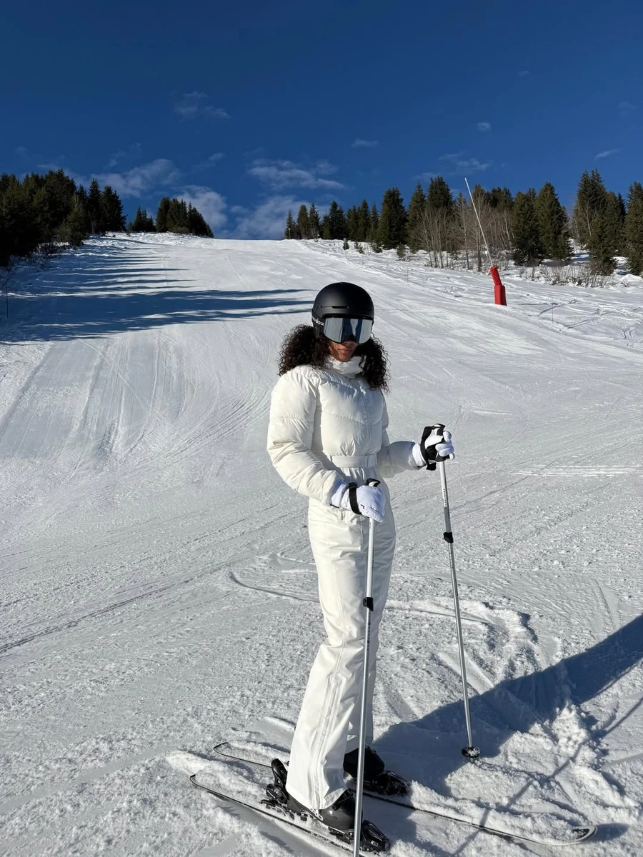 Тіна Кунакі показалася на зимньому відпочинку