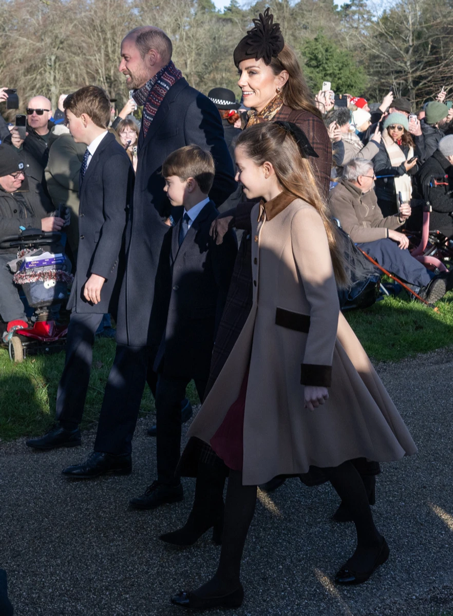 Кейт Міддлтон і принц Вільям з дітьми відвідали службу на Різдво