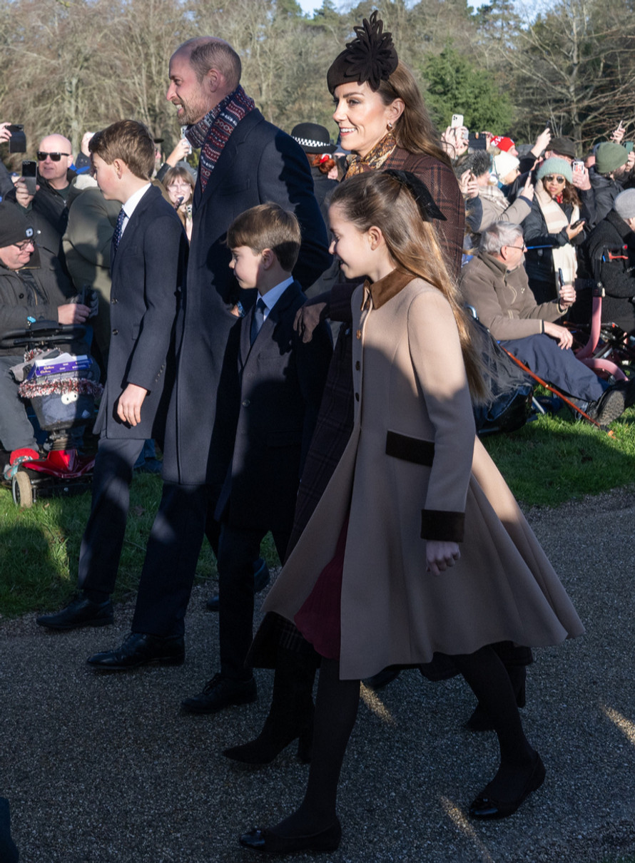 Кейт Міддлтон і принц Вільям з дітьми відвідали службу на Різдво