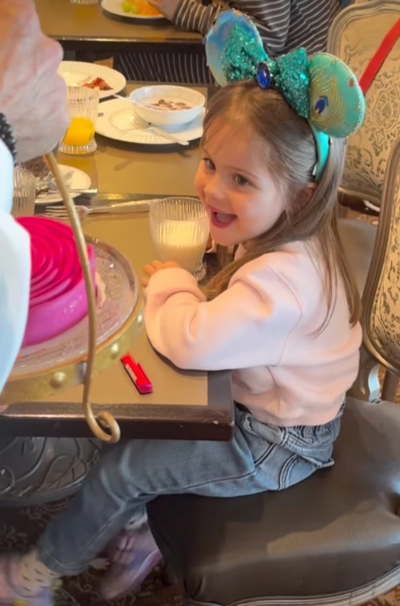 Єлизавета Юрушева показала свято для дочки у Діснейленді