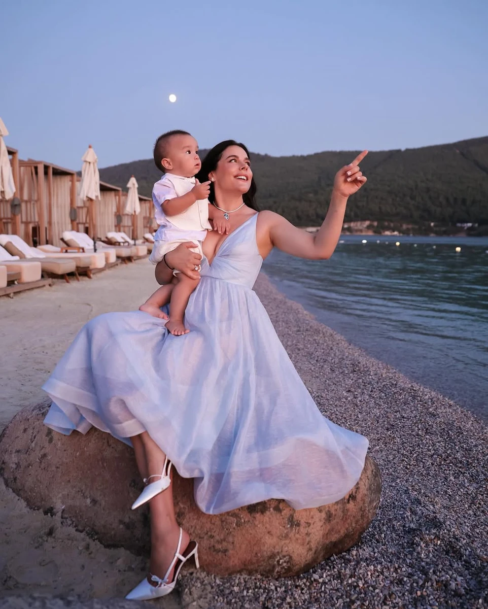 Іванна Онуфрійчук з сином на фото