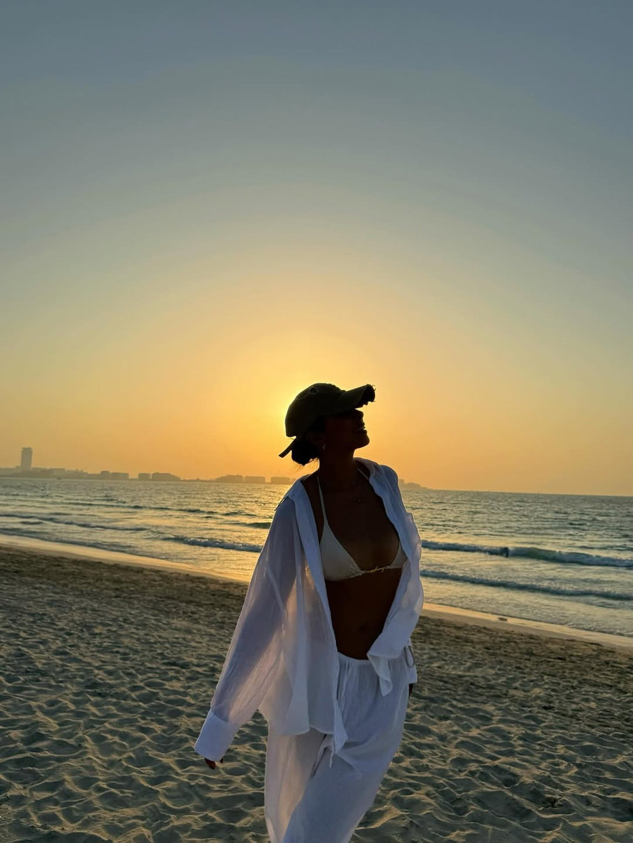 До речі, міс любить не лише пляжний релакс, а і дуже активне дозвілля, як-от, наприклад, підкорення Кіліманджаро