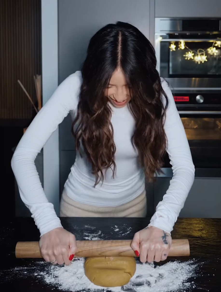 Надя Дорофєєва зняла кулінарний ролик з десертом