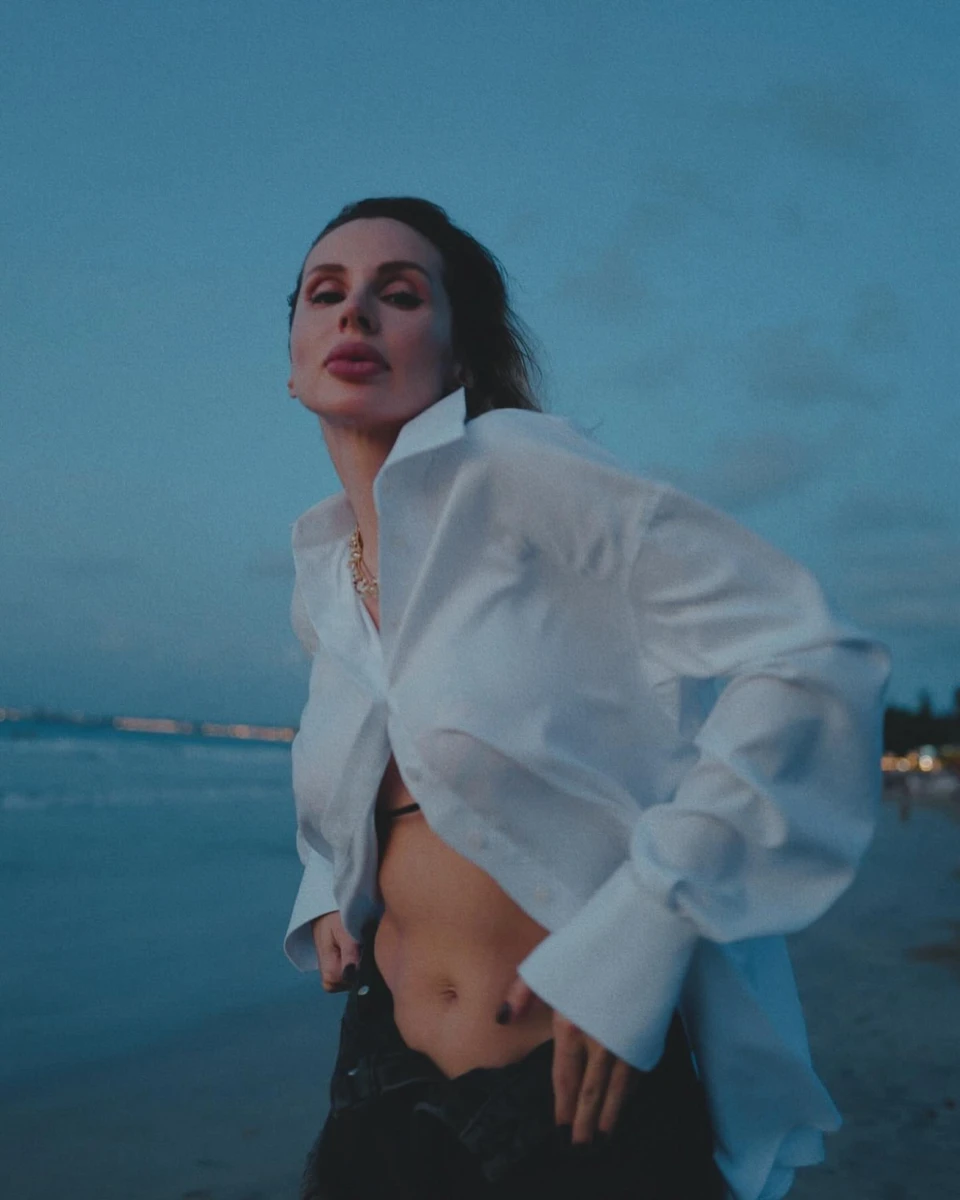 До речі, у відпустках співачка ніколи не забуває про спорт