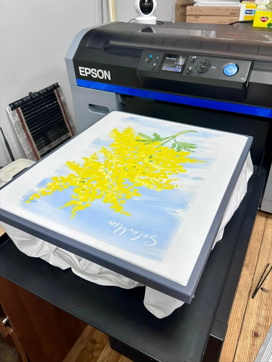 Олена Мозгова розповіла про виставку картин своєї дочки в Греції