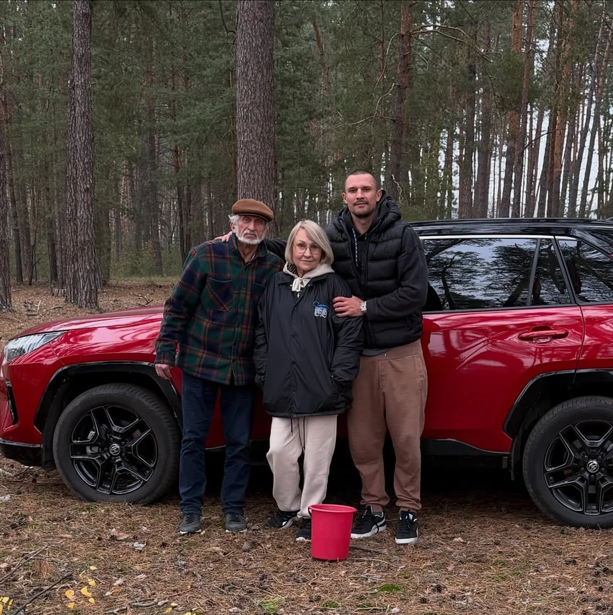 Тарас Цимбалюк показав своїх батьків