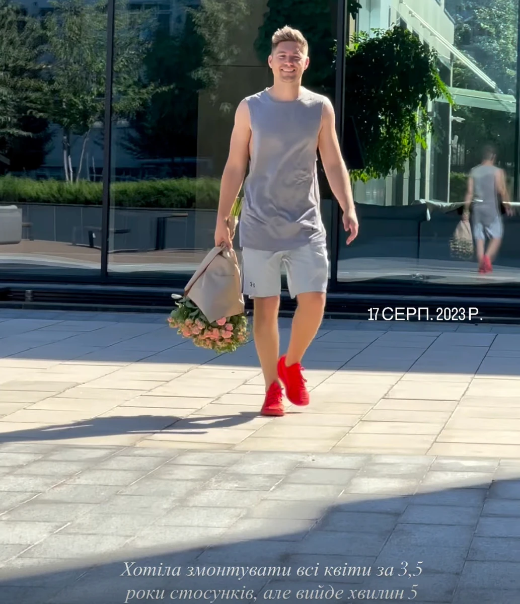 Дружина Остапчука похвалилася квітами від чоловіка