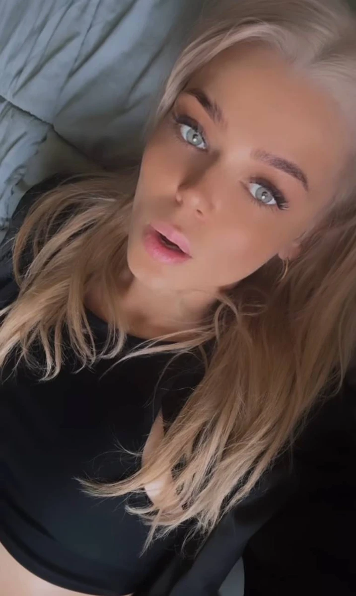 Цікаво, таким чином коханий Гросу піклується про неї чи про себе?