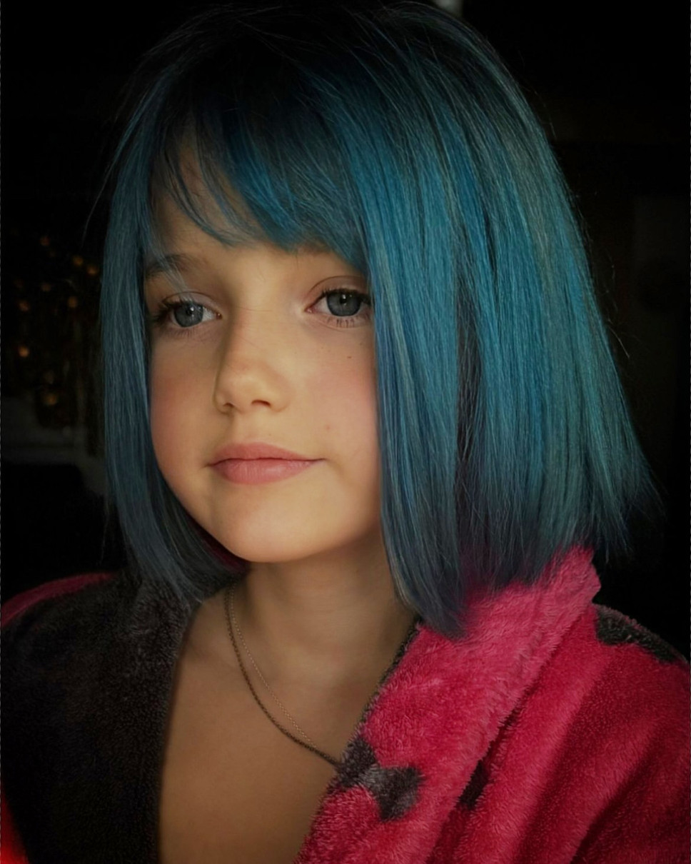 8-річна Лаура з несподіваним кольором