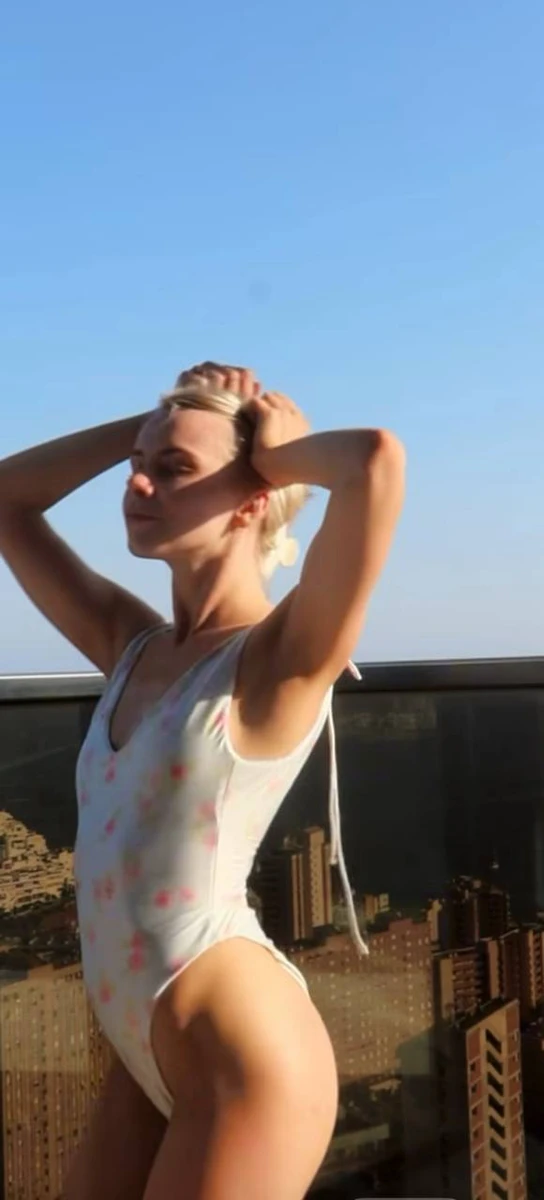 Цікаво, хто знімав зірку?