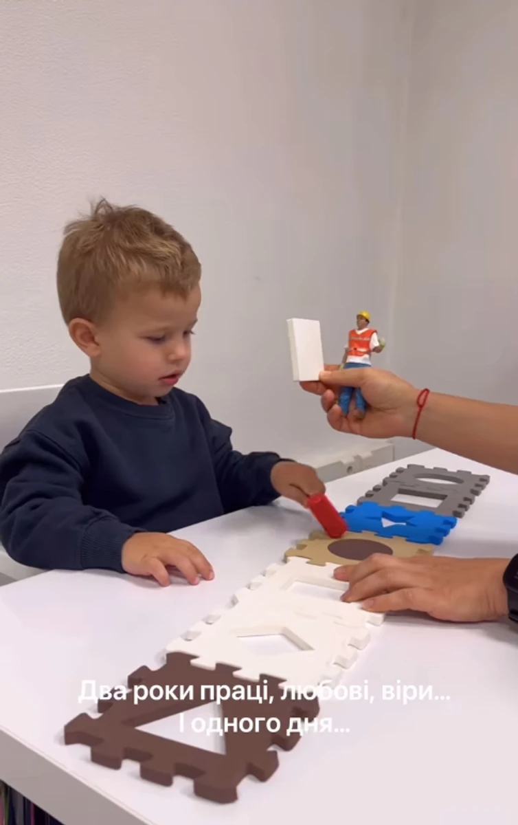 Дружина Павліка показала їхнього 4-річного сина на терапії