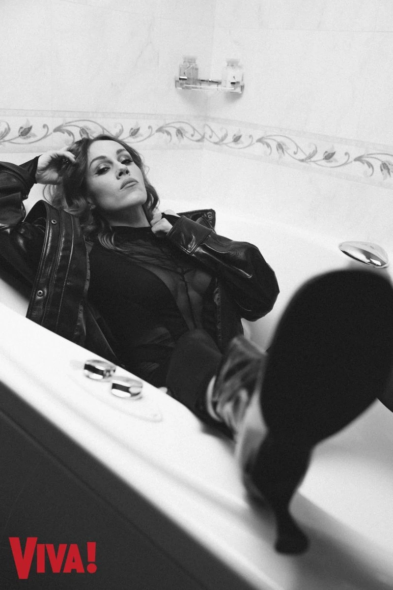 Олена Тополя в ванні