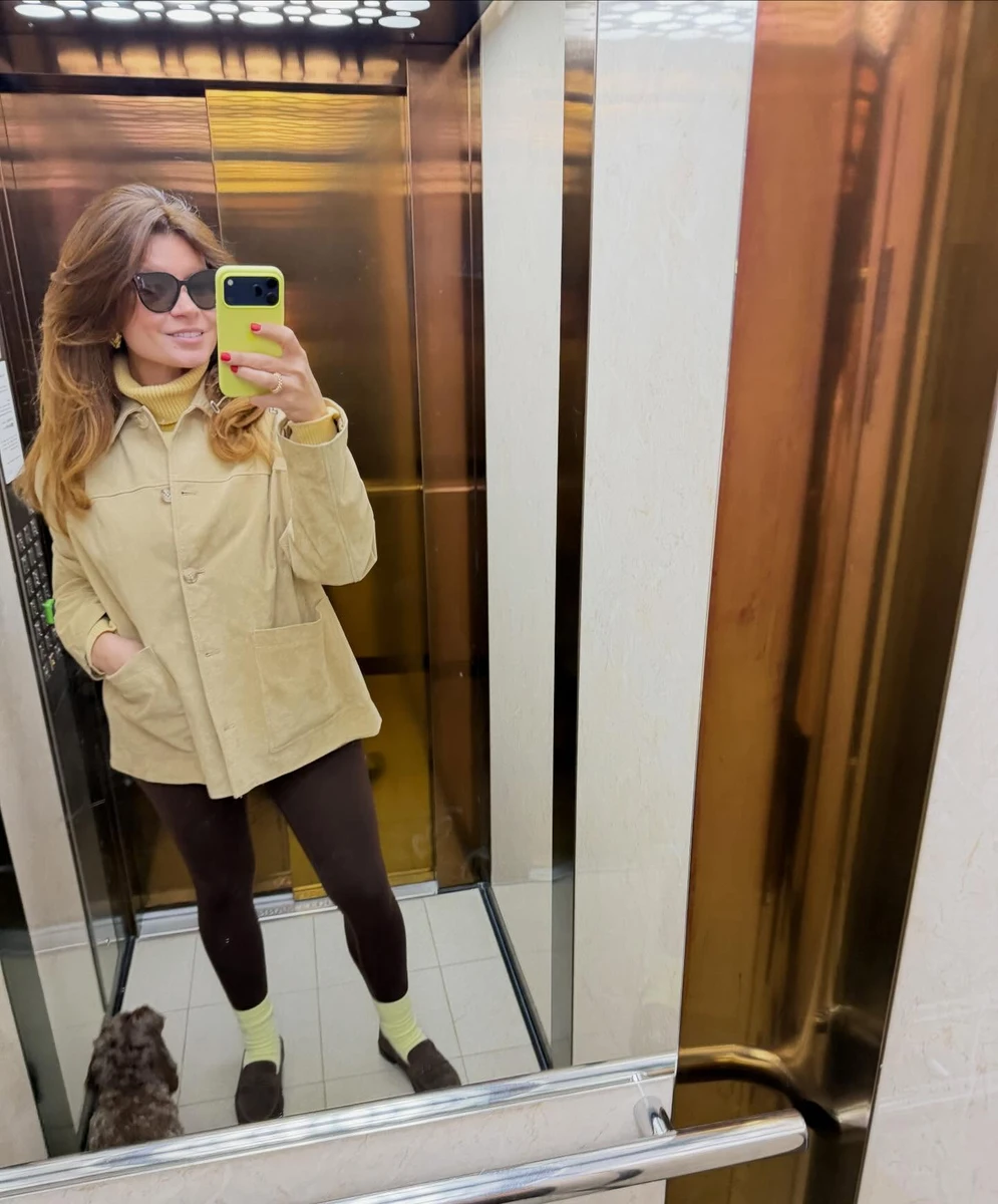 Дружина Монатіка в ліфті