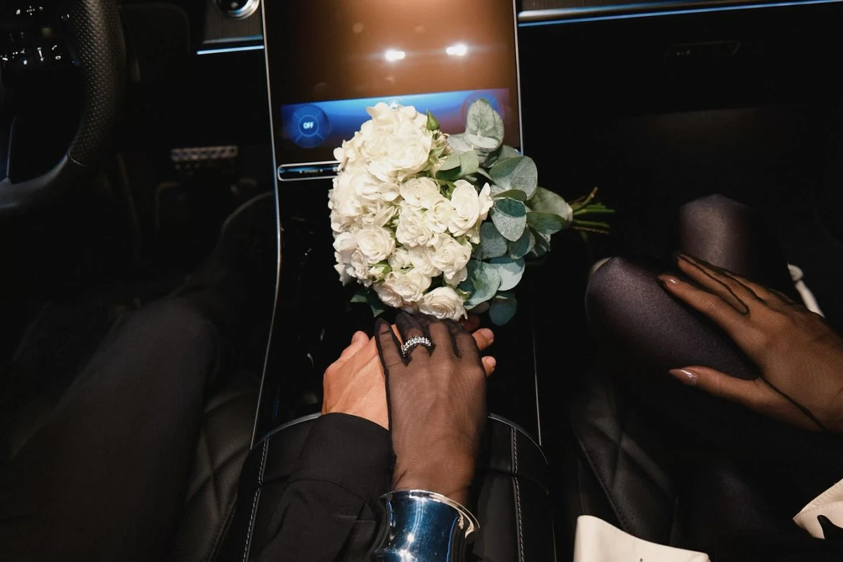 Можливо, це кадр із майбутнього кліпу? Або зірка таки привідкрила завісу свого особистого життя